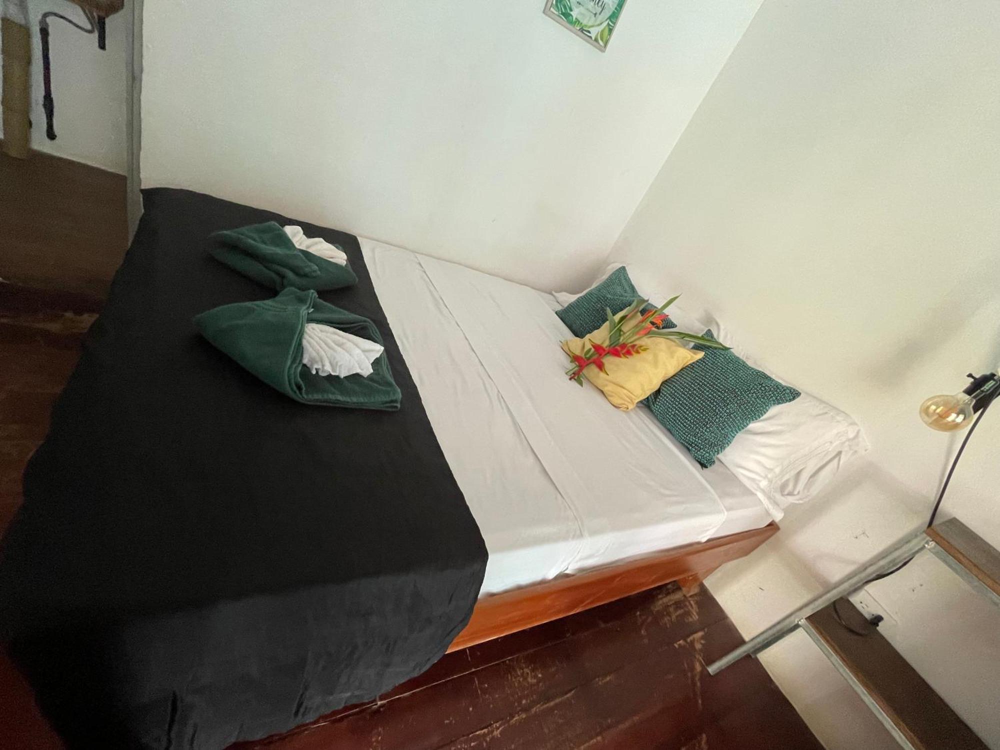 Uvita Pirates Hostel Exterior photo